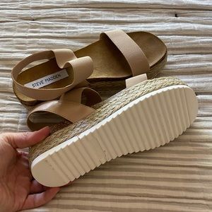 Steve Madden size 8.5 Womens color tan Jaklyn Espadrille Platform Sandal new